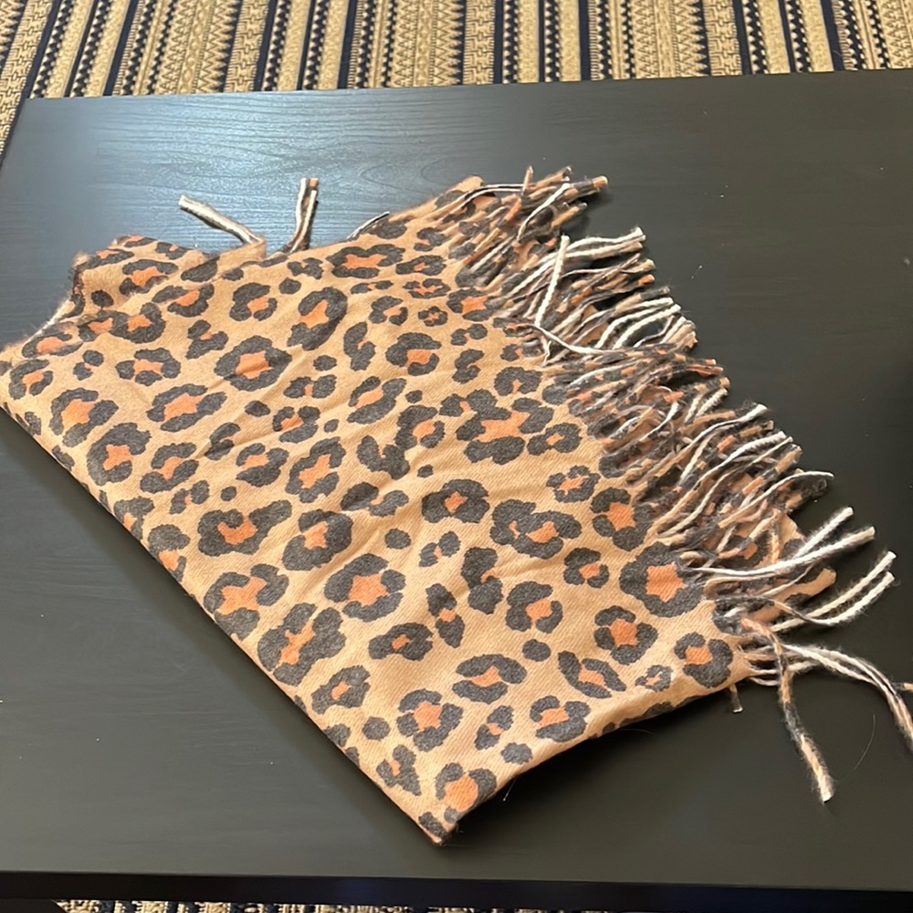 Boutique cheetah print scarf/wrap